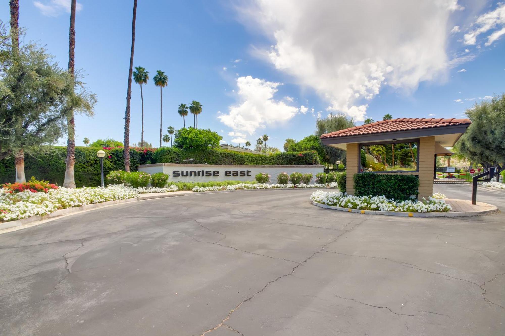 Sunny Palm Springs Haven Fenced Patio, 6 Pools! Apartment Exterior photo